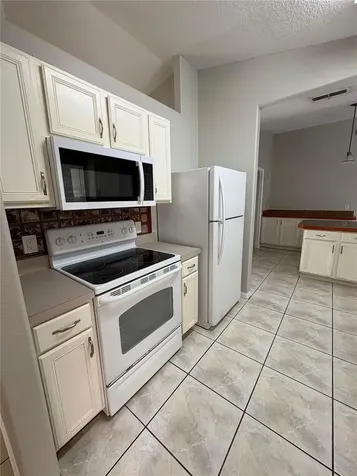 305 Colonade Court Kissimmee FL 34758