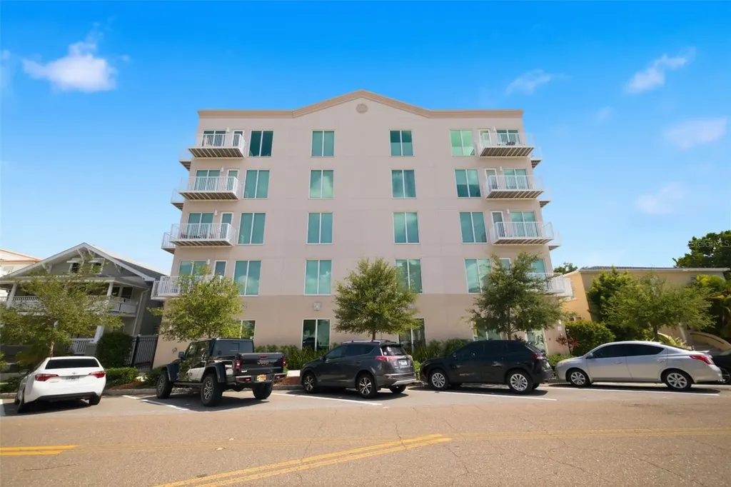644 3rd Avenue S St Petersburg FL 33701