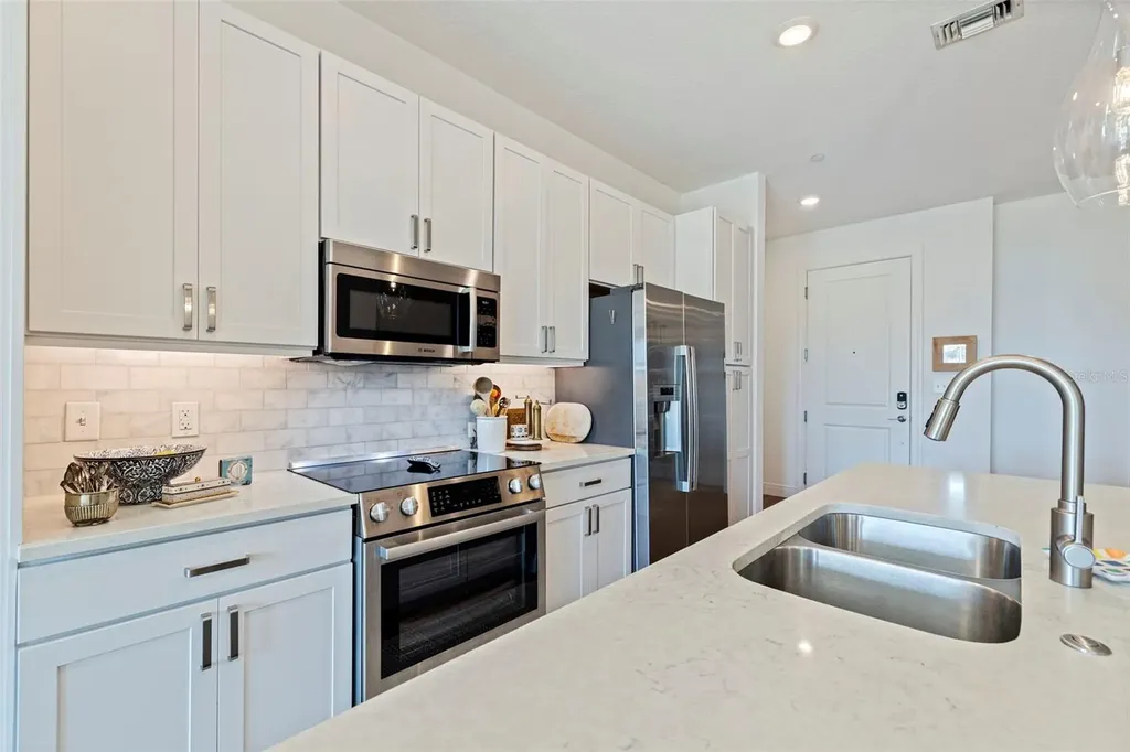 644 3rd Avenue S St Petersburg FL 33701