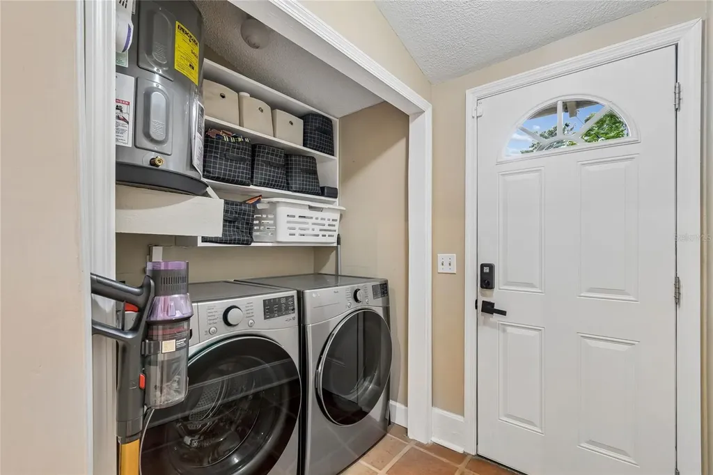 1202 E Powhatan Avenue Tampa FL 33604