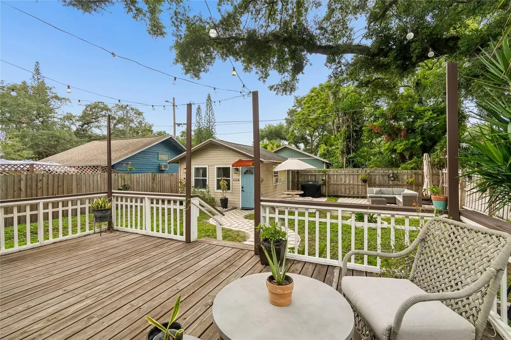 1202 E Powhatan Avenue Tampa FL 33604