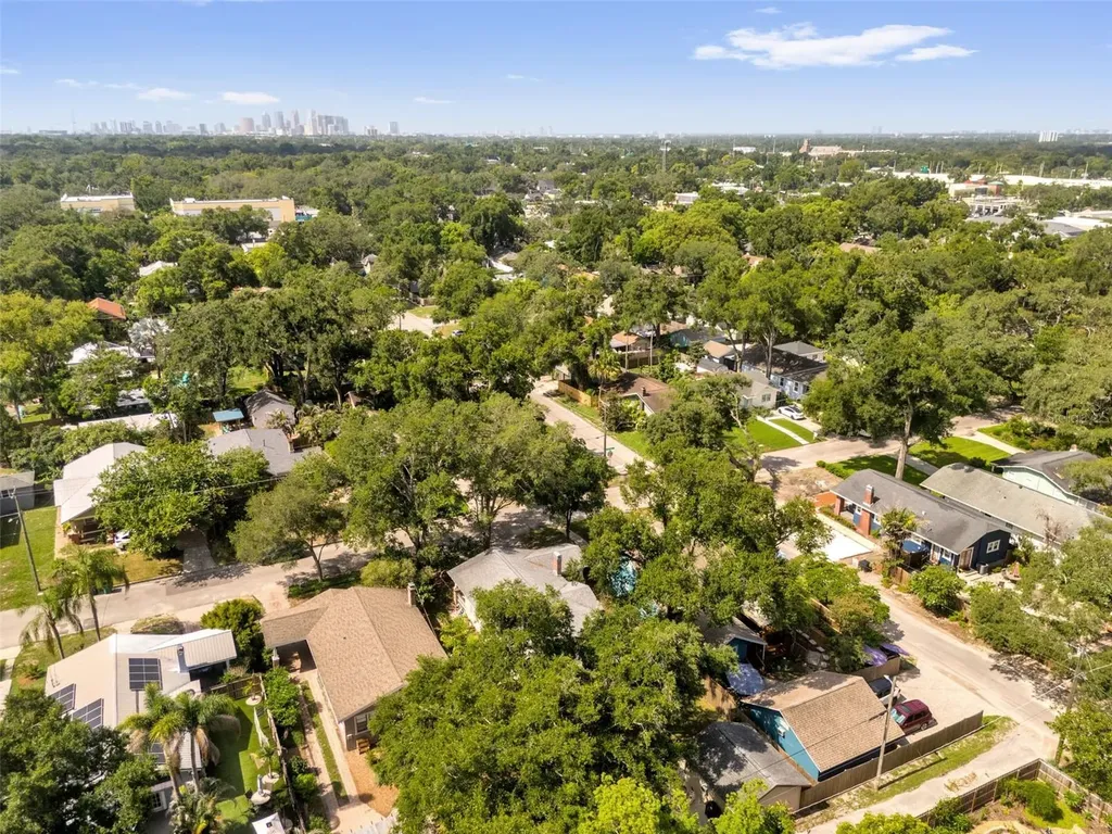 1202 E Powhatan Avenue Tampa FL 33604