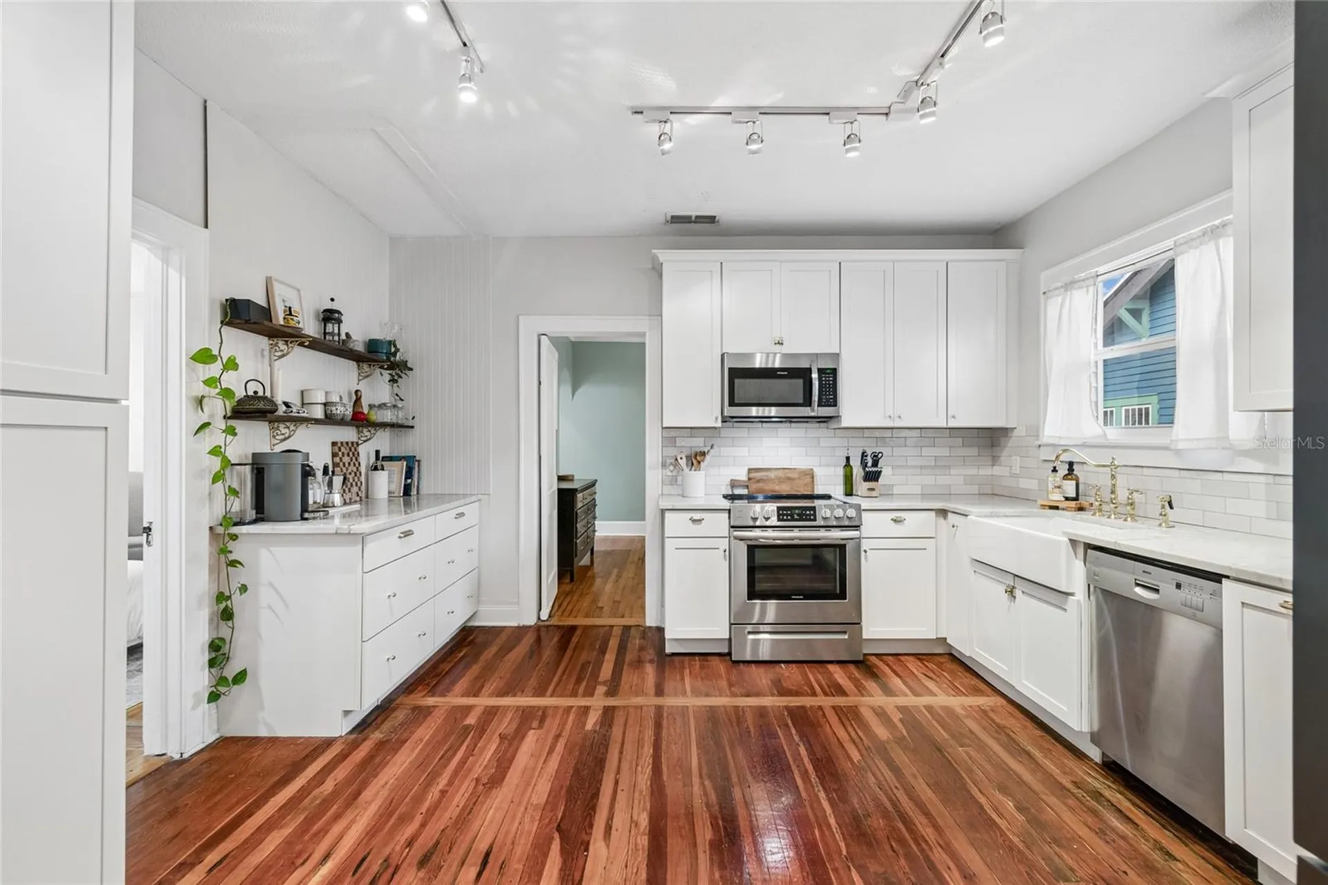 1202 E Powhatan Avenue Tampa FL 33604
