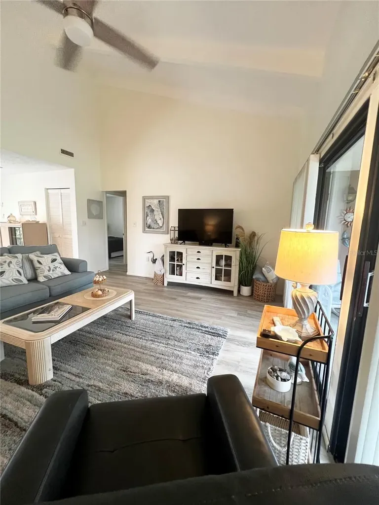 6214 Draw Lane Sarasota FL 34235