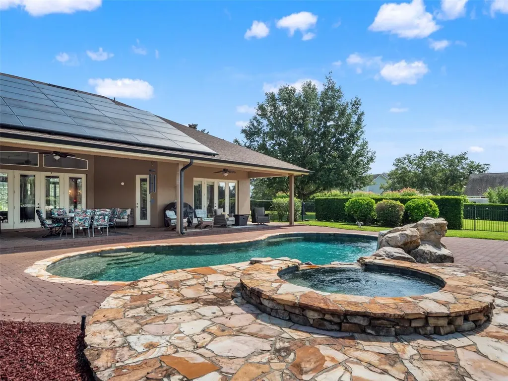 351 Kentucky Blue Circle Apopka FL 32712