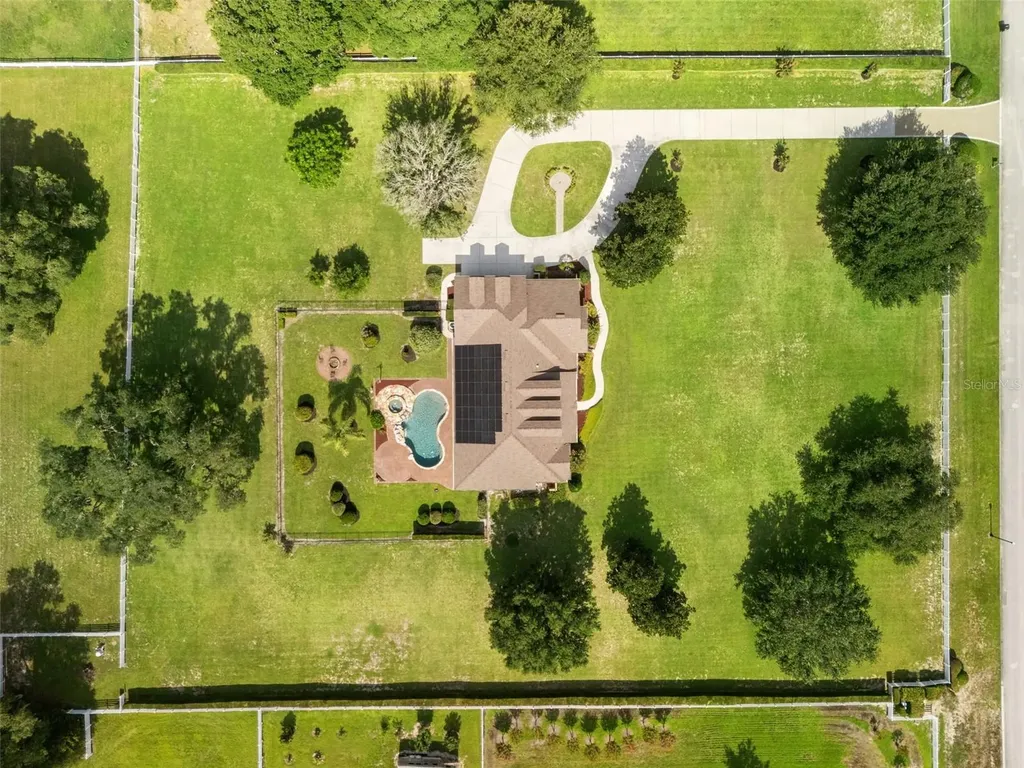 351 Kentucky Blue Circle Apopka FL 32712
