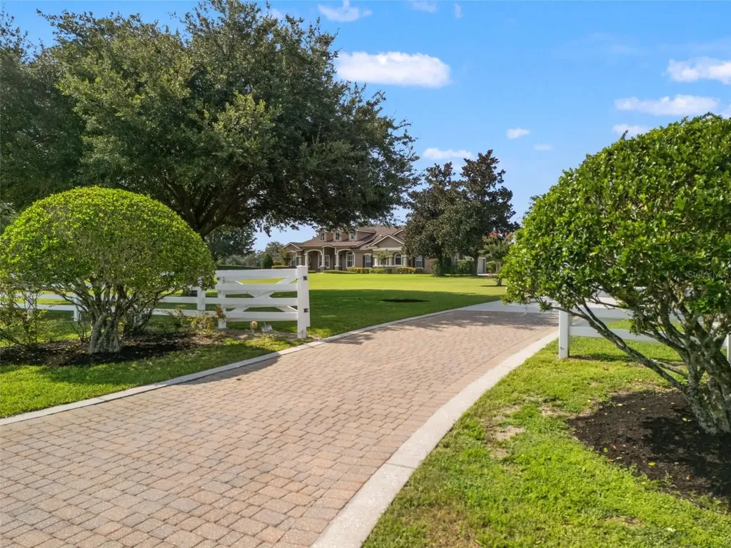 351 Kentucky Blue Circle Apopka FL 32712