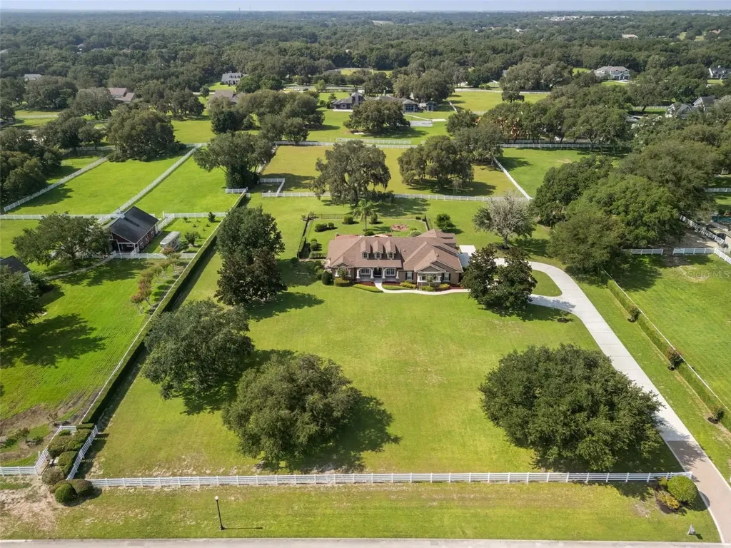 351 Kentucky Blue Circle Apopka FL 32712