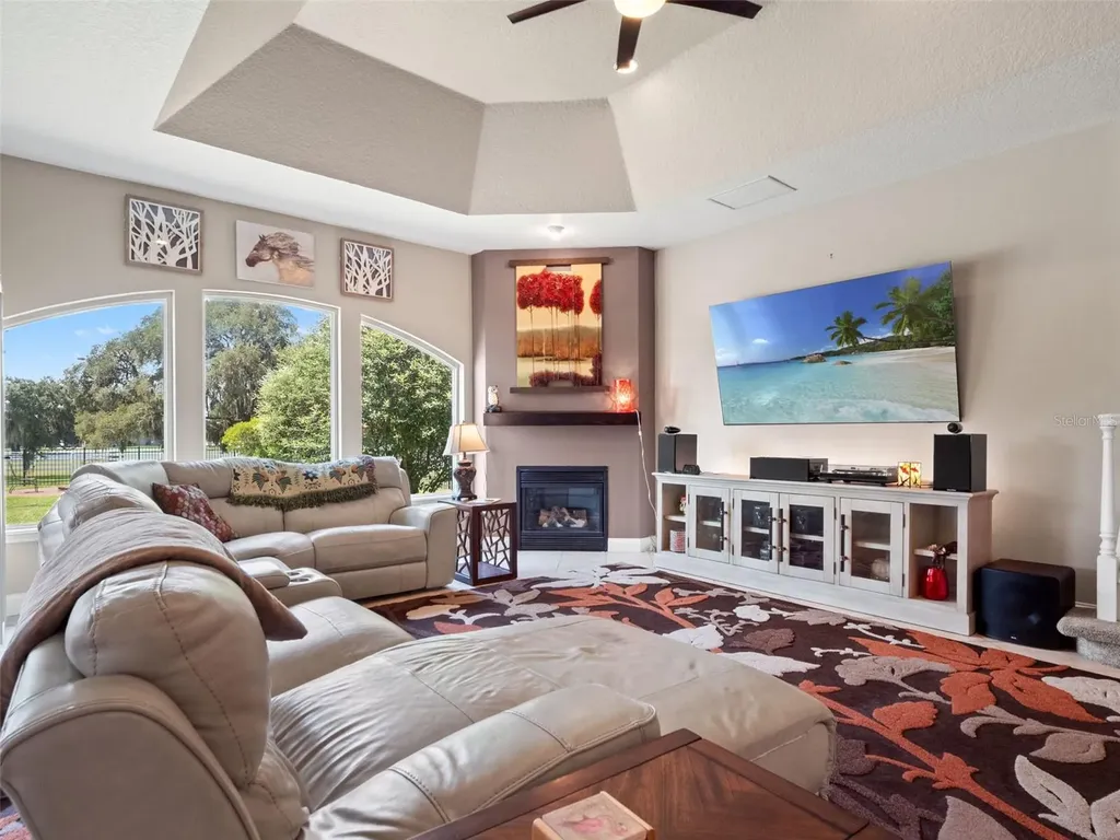 351 Kentucky Blue Circle Apopka FL 32712