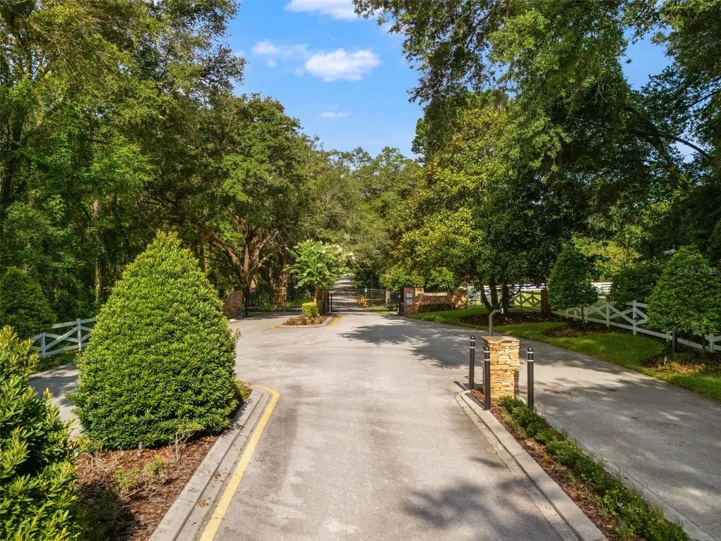 351 Kentucky Blue Circle Apopka FL 32712