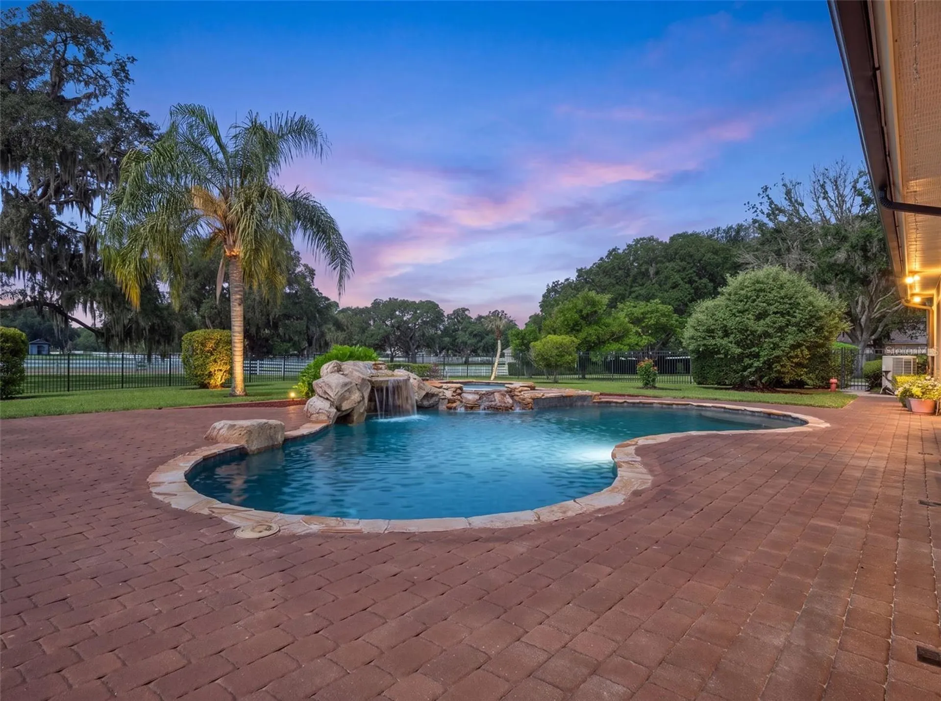 351 Kentucky Blue Circle Apopka FL 32712