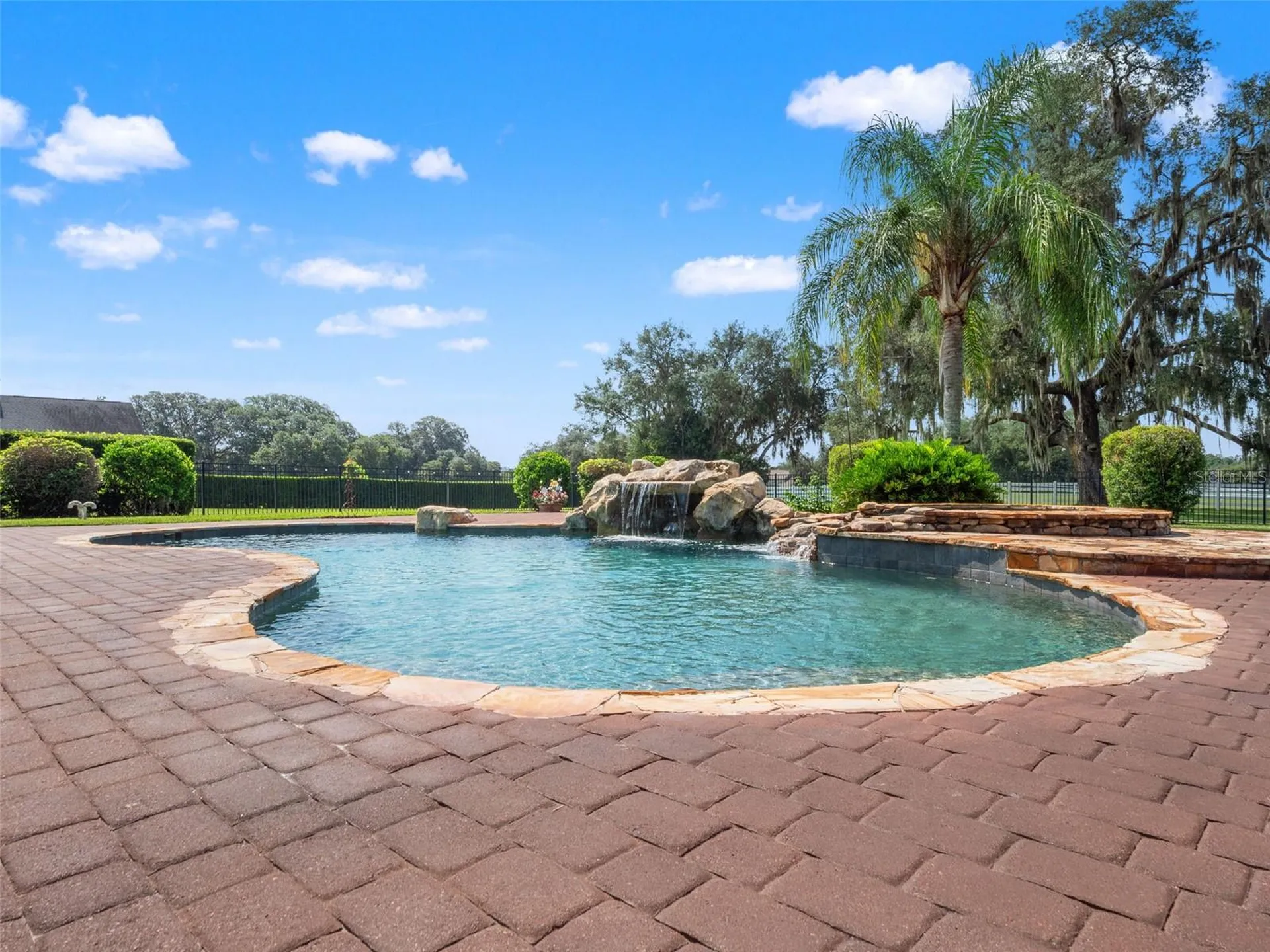 351 Kentucky Blue Circle Apopka FL 32712