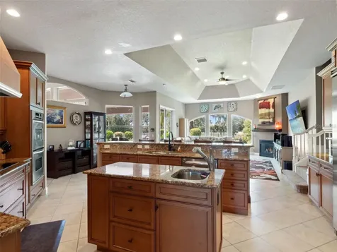 351 Kentucky Blue Circle Apopka FL 32712