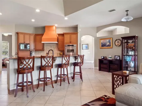 351 Kentucky Blue Circle Apopka FL 32712