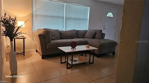 2705 SE 17th Avenue Cape Coral FL 33904