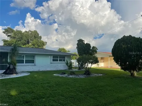 2705 SE 17th Avenue Cape Coral FL 33904