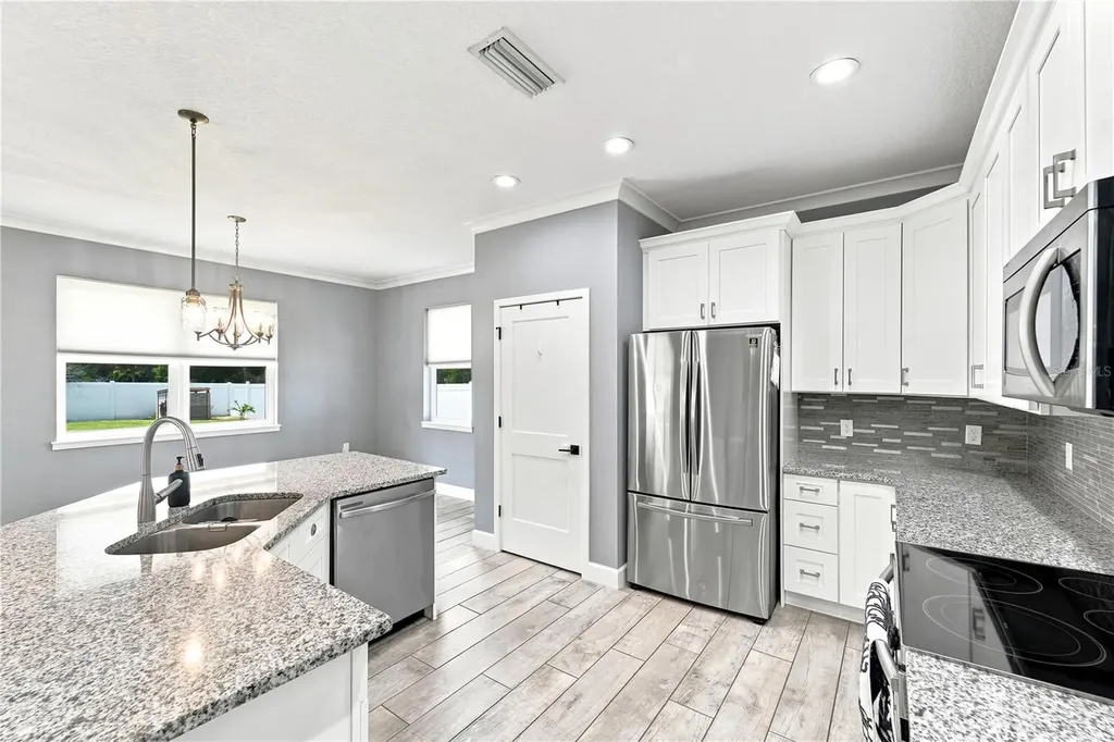 125 Longwood Drive Osteen FL 32764
