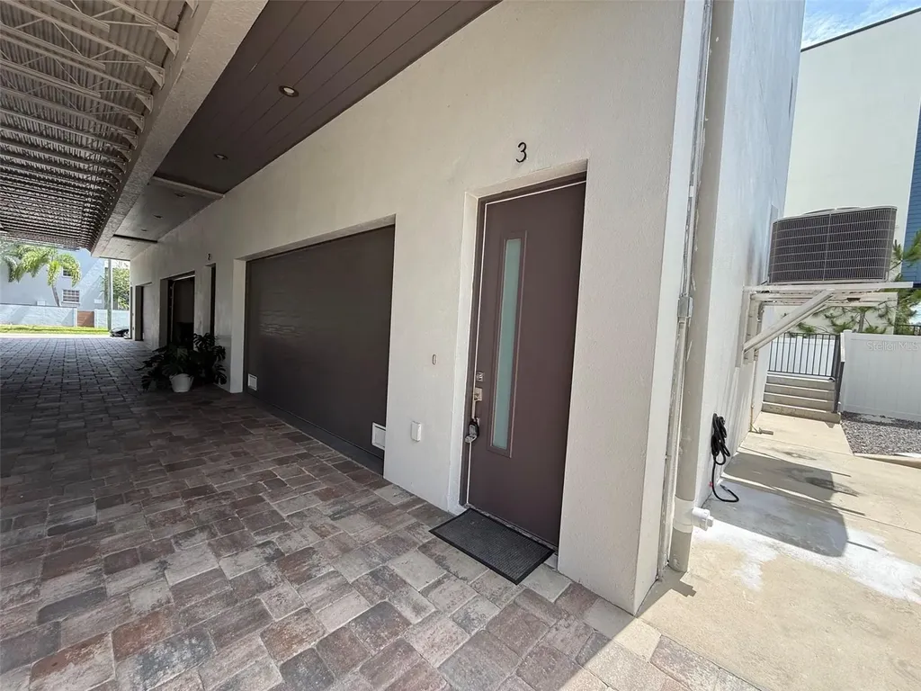 4910 W Mcelroy Avenue Tampa FL 33611
