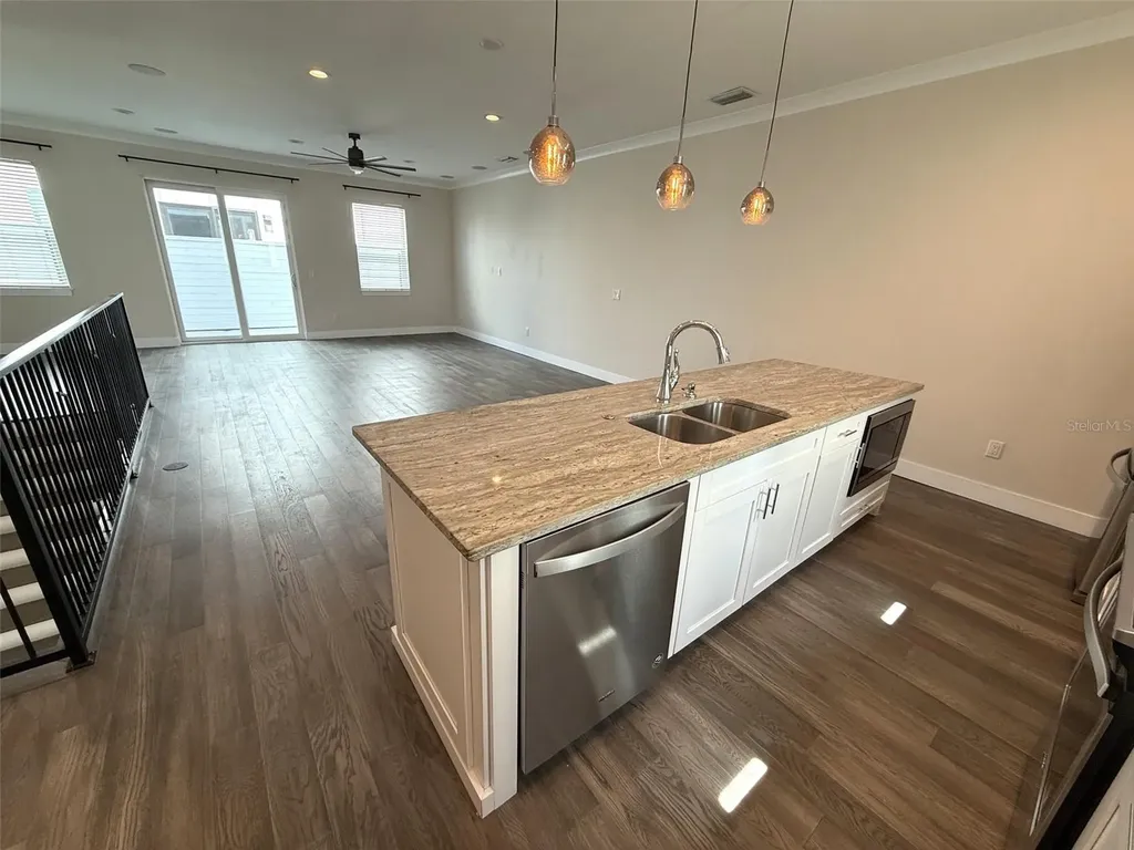 4910 W Mcelroy Avenue Tampa FL 33611
