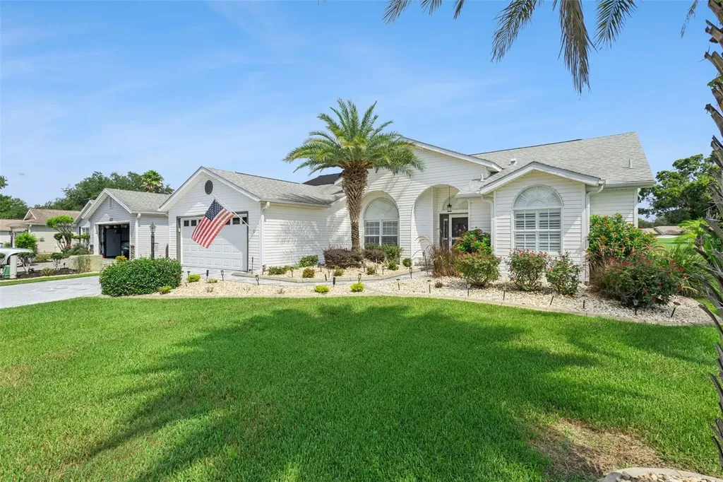 25081 Riverwalk Drive Leesburg FL 34748