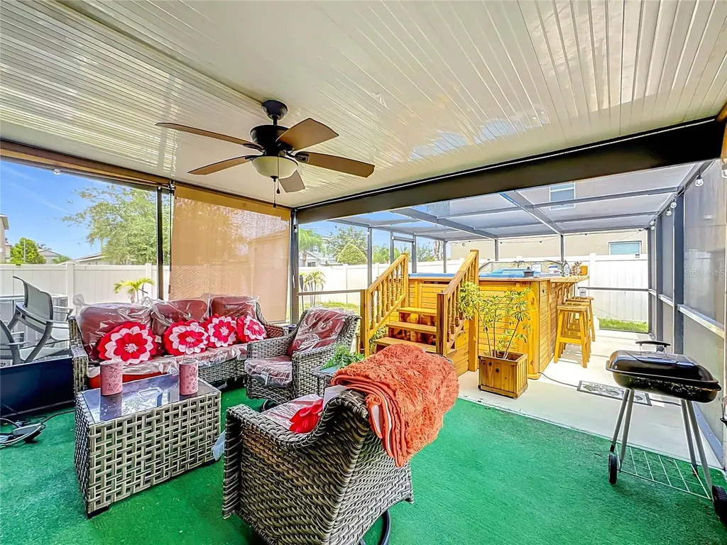 102 Cascade Bend Drive Ruskin FL 33570
