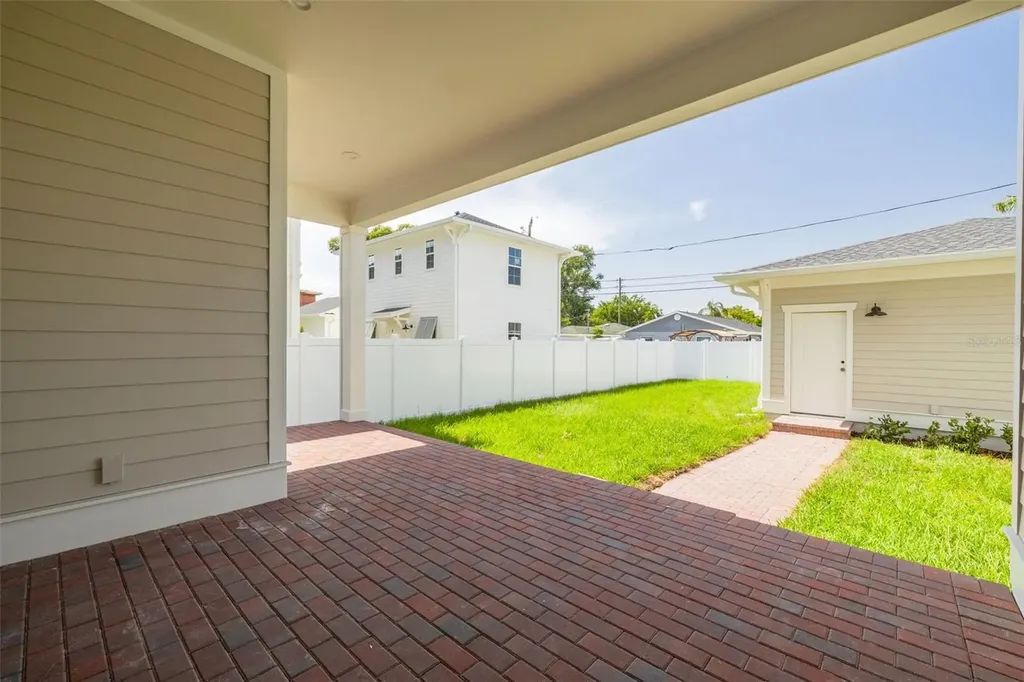 455 47th Avenue N St Petersburg FL 33703