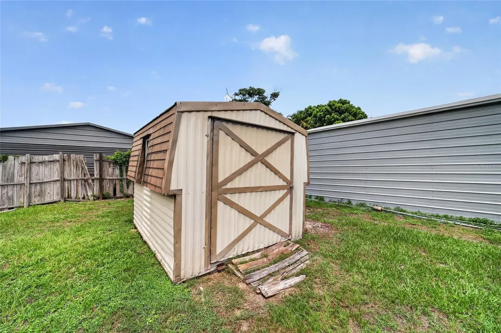5245 SE 107th Place Belleview FL 34420