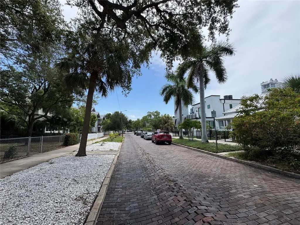 142 6th Avenue N St Petersburg FL 33701
