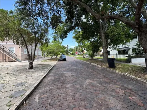 142 6th Avenue N St Petersburg FL 33701