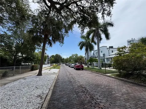142 6th Avenue N St Petersburg FL 33701