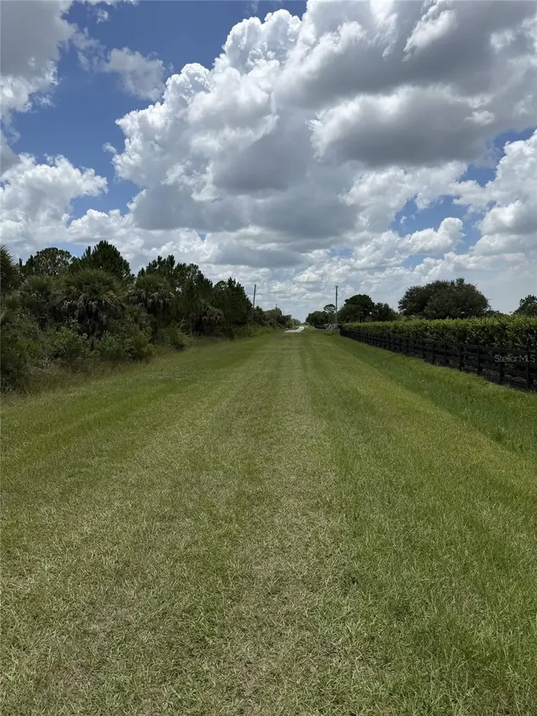 16916 NW 294th Street Okeechobee FL 34972