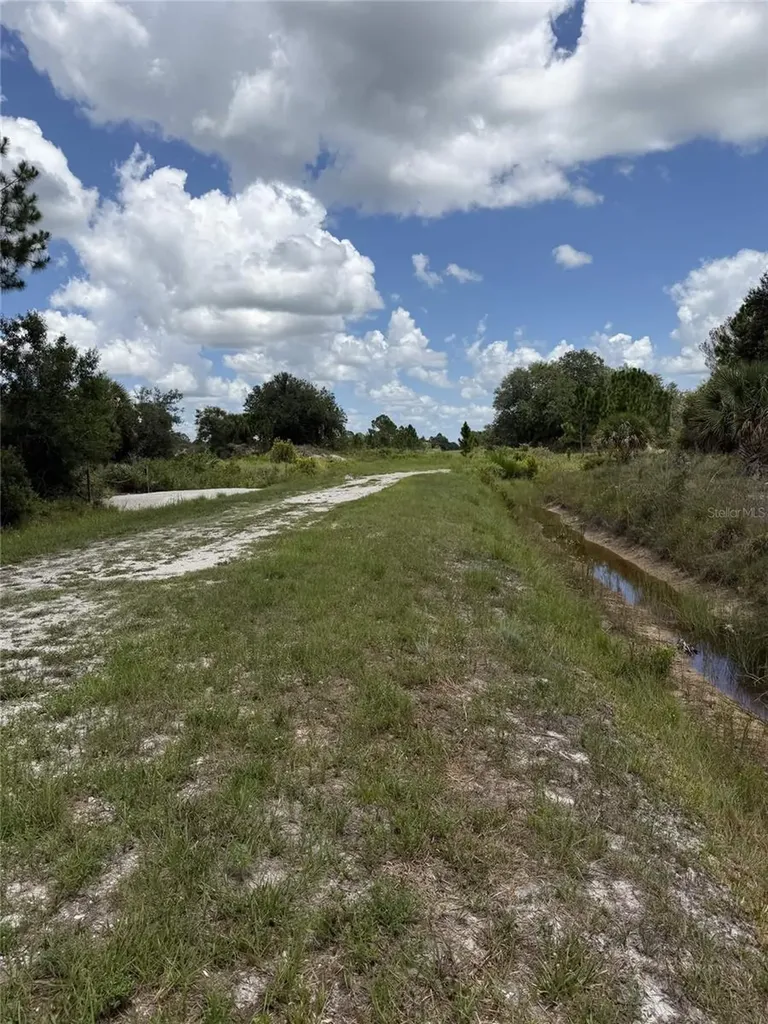 16916 NW 294th Street Okeechobee FL 34972
