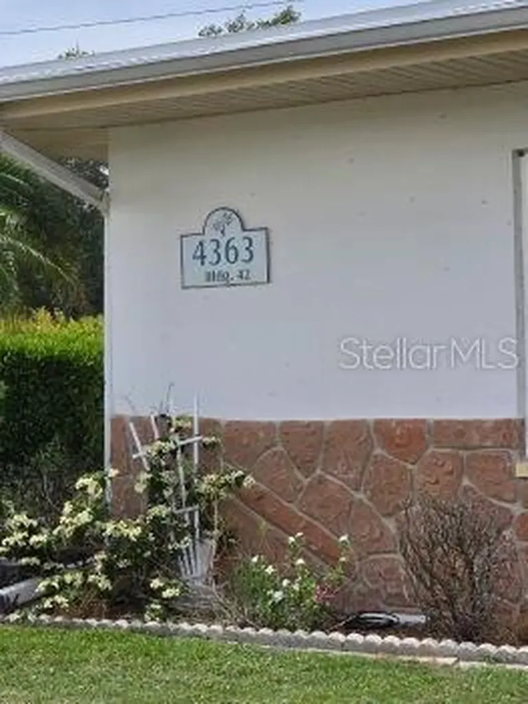 4363 Tahitian Gardens Circle Holiday FL 34691