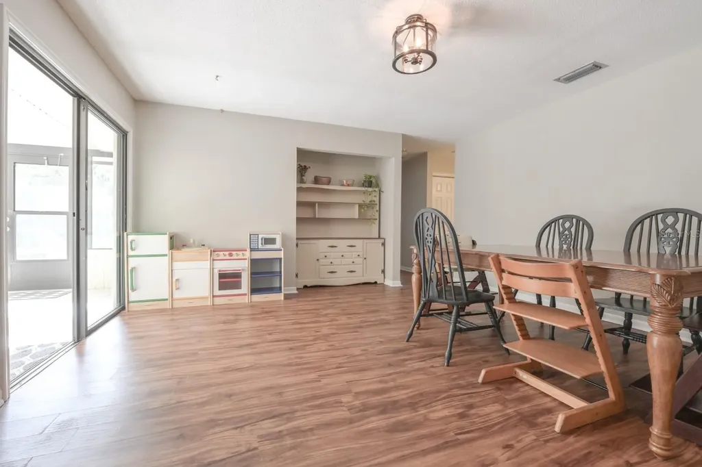 3511 NW 40th Terrace Gainesville FL 32606