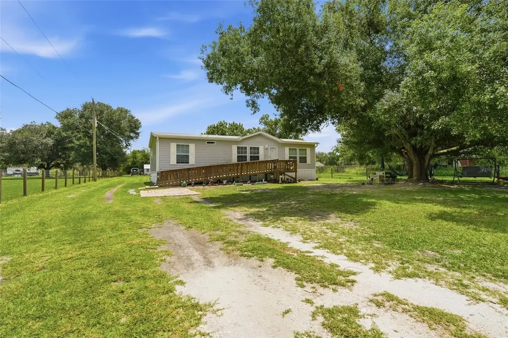 2086 NW Genes Little Acres Avenue Arcadia FL 34266