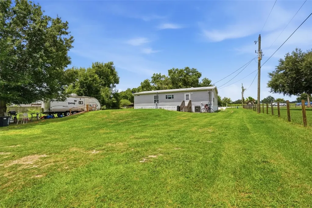 2086 NW Genes Little Acres Avenue Arcadia FL 34266