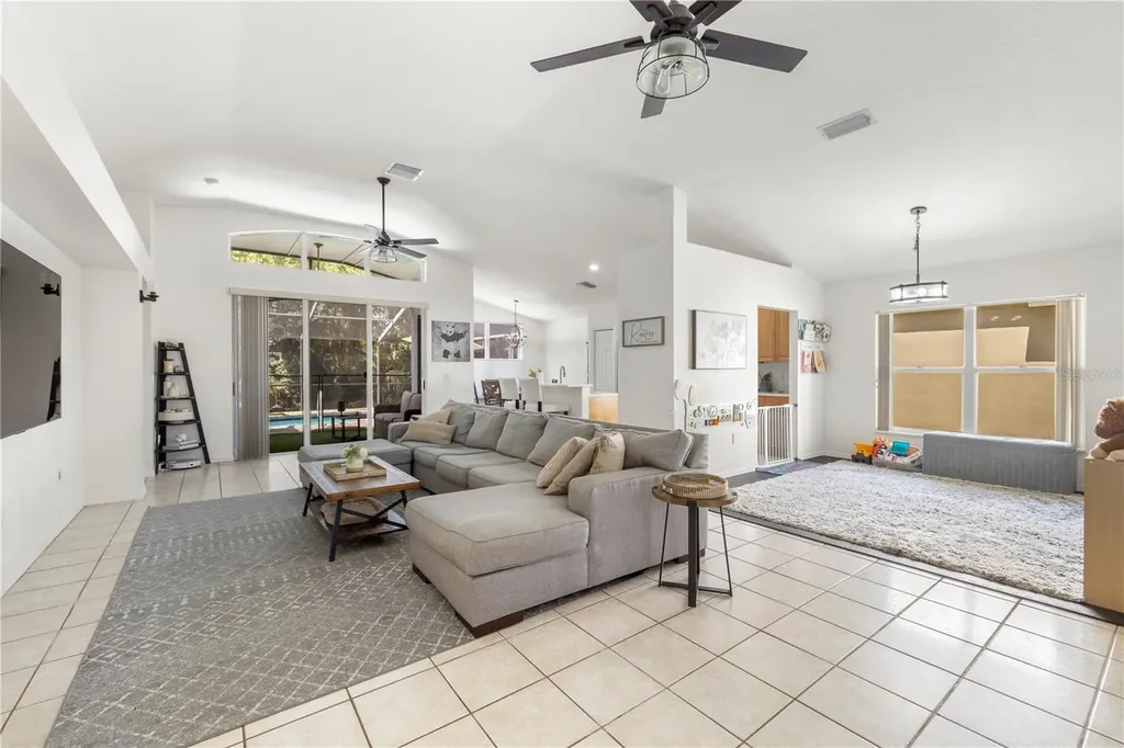 30923 Iverson Drive Wesley Chapel FL 33543