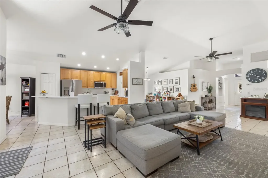 30923 Iverson Drive Wesley Chapel FL 33543