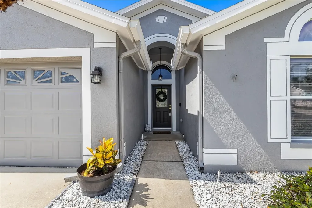 30923 Iverson Drive Wesley Chapel FL 33543