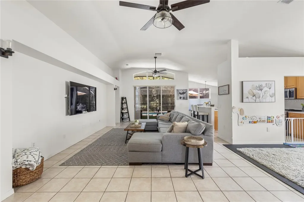 30923 Iverson Drive Wesley Chapel FL 33543