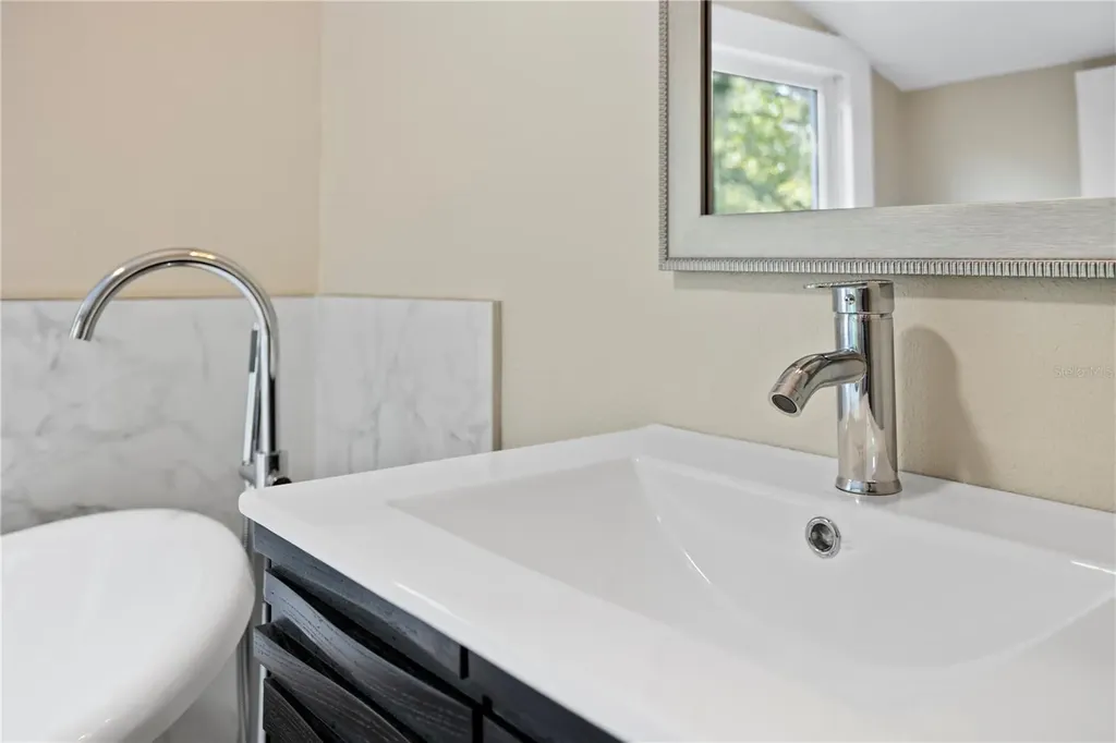 821 E Lemon Avenue Eustis FL 32726