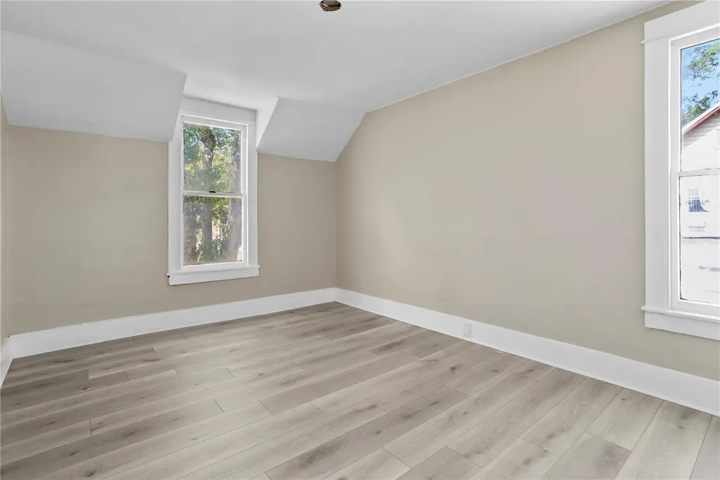 821 E Lemon Avenue Eustis FL 32726