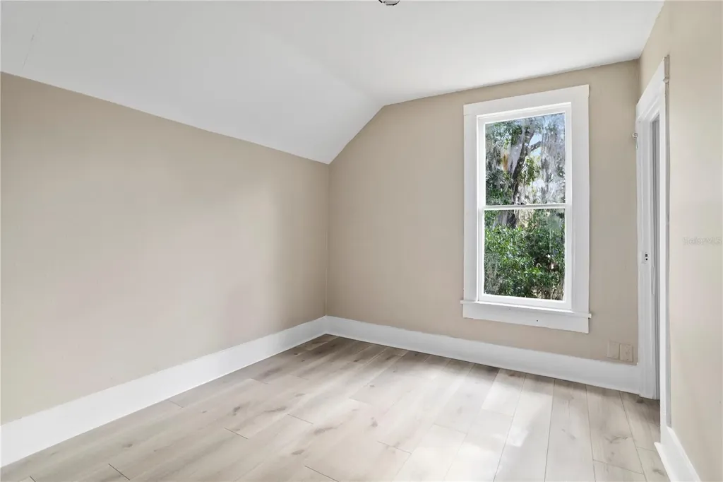 821 E Lemon Avenue Eustis FL 32726