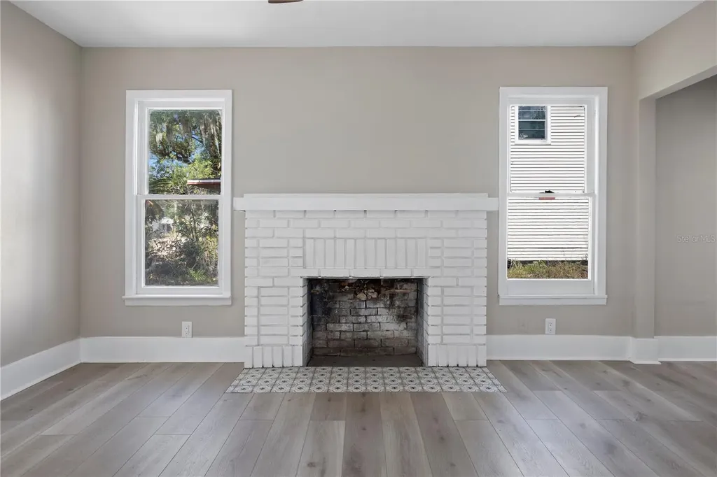 821 E Lemon Avenue Eustis FL 32726