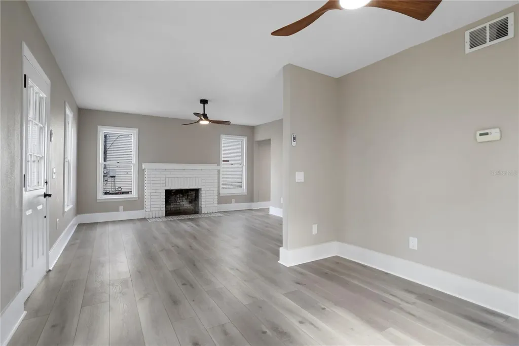 821 E Lemon Avenue Eustis FL 32726