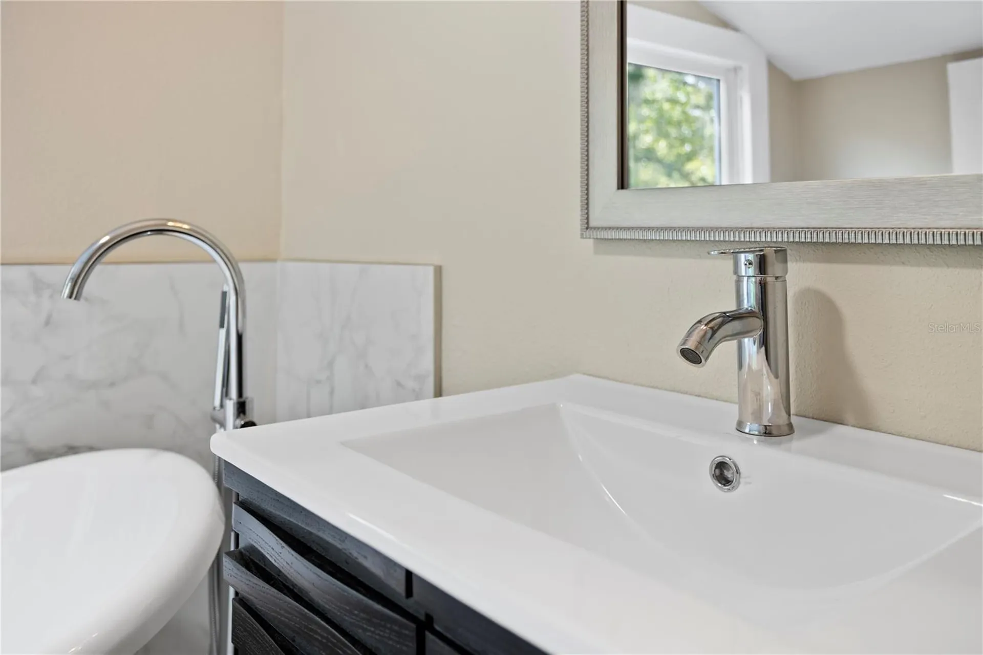821 E Lemon Avenue Eustis FL 32726