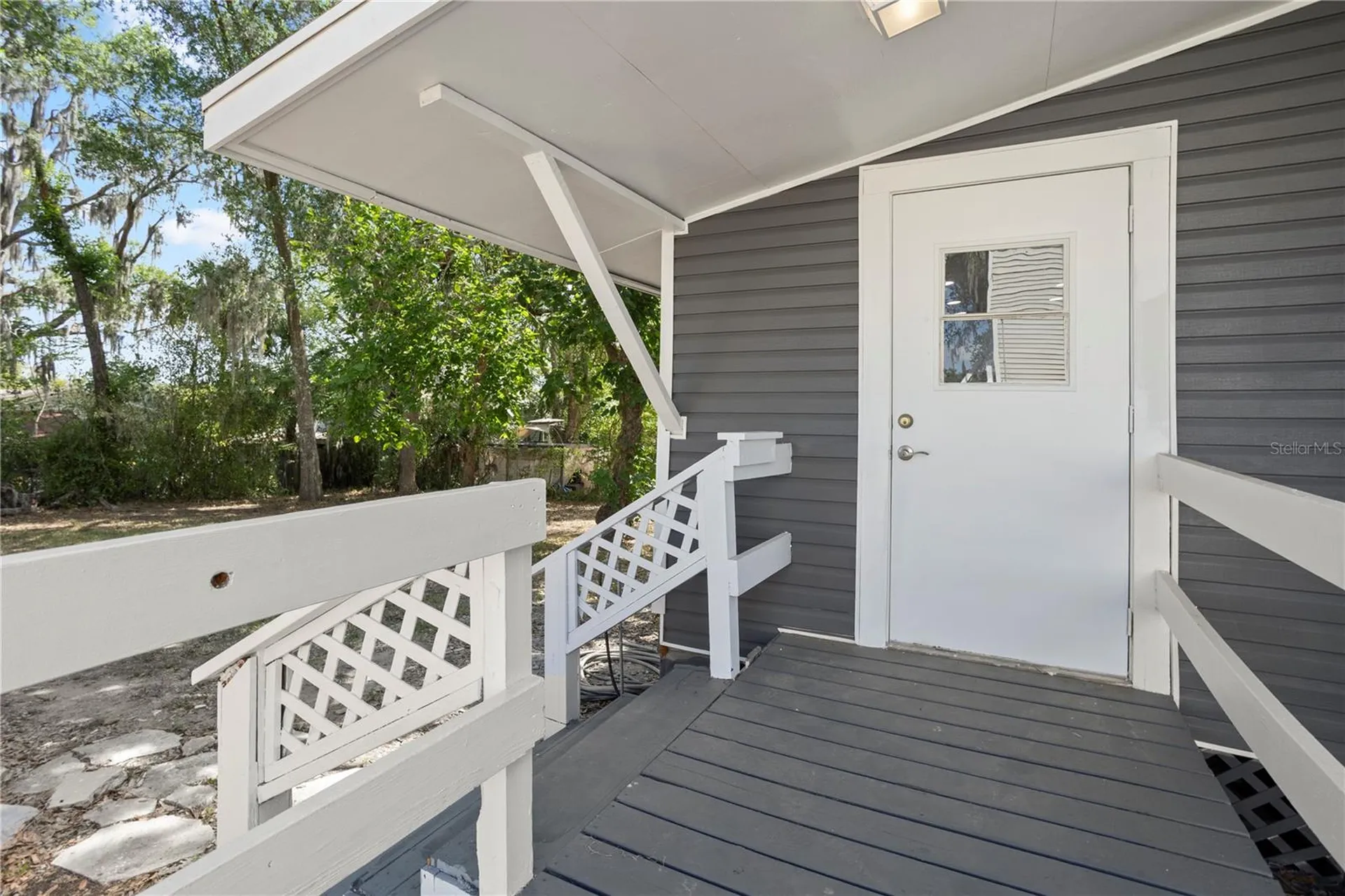 821 E Lemon Avenue Eustis FL 32726