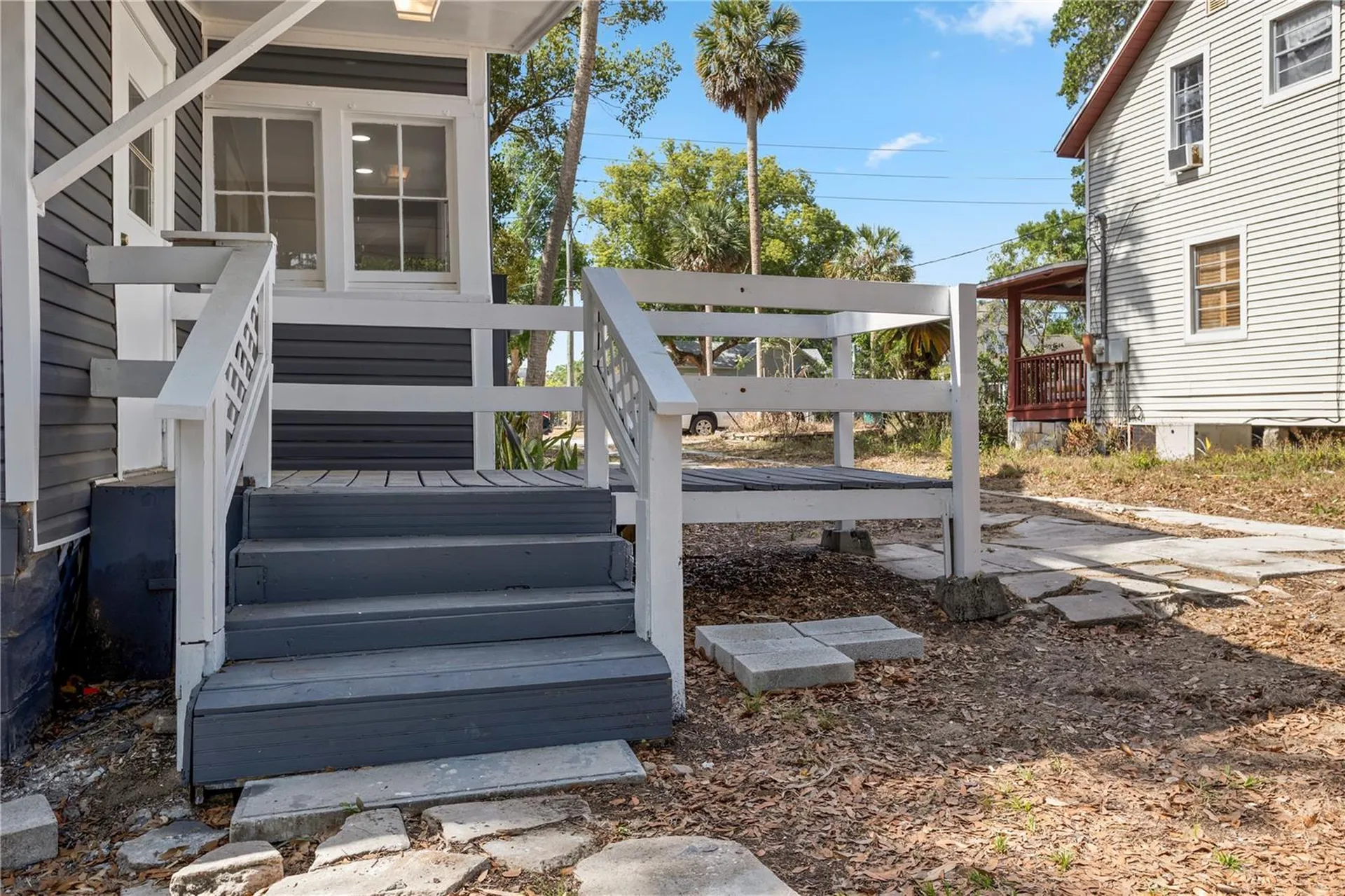 821 E Lemon Avenue Eustis FL 32726