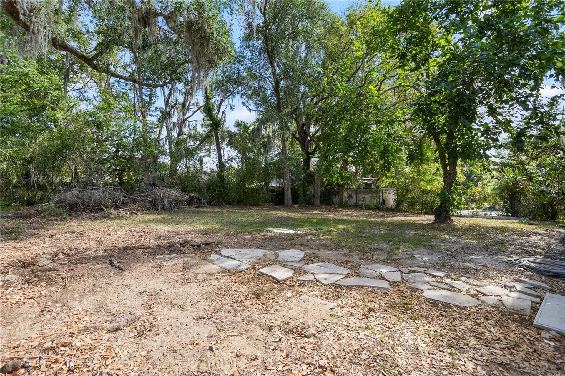 821 E Lemon Avenue Eustis FL 32726