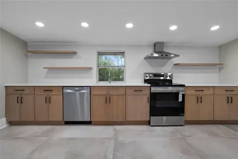 821 E Lemon Avenue Eustis FL 32726